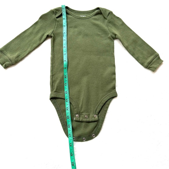 🌼 5 for $25 Carter’s Cotton Olive Green Long Sleeve Baby Onesie 9 Months - Picture 5 of 6